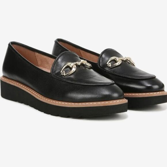 NATURALIZER NWB Adiline Bit Black Leather Gold Detail Comfort Loafers 9.5 Wide - Picture 1 of 10